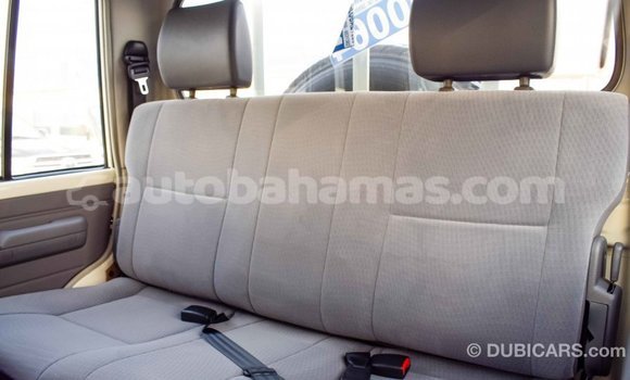 Buy Import Toyota Land Cruiser White Car in Import - Dubai in Abaco Buy Import Toyota Land Cruiser White Car in Import - Dubai in Abaco