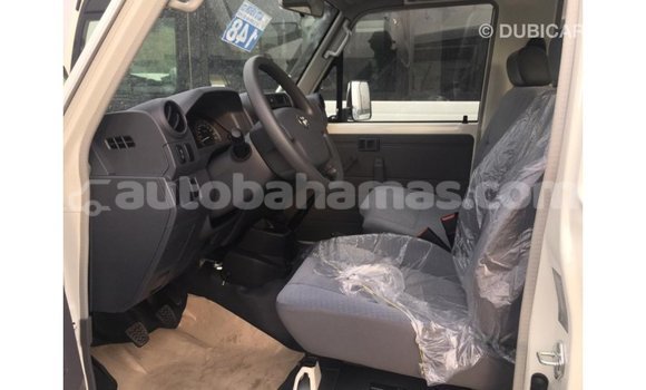 Buy Import Toyota Land Cruiser White Car in Import - Dubai in Abaco Buy Import Toyota Land Cruiser White Car in Import - Dubai in Abaco
