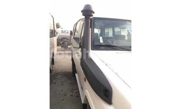 Buy Import Toyota Land Cruiser White Car in Import - Dubai in Abaco Buy Import Toyota Land Cruiser White Car in Import - Dubai in Abaco