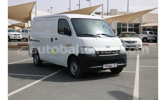 Buy Import Daihatsu Sirion White Car in Import - Dubai in Abaco