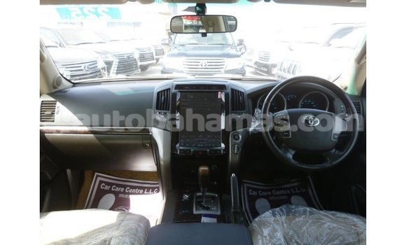 Buy Import Toyota Land Cruiser White Car in Import - Dubai in Abaco Buy Import Toyota Land Cruiser White Car in Import - Dubai in Abaco