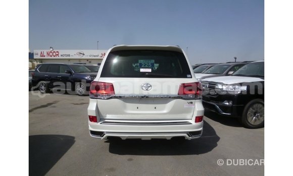 Buy Import Toyota Land Cruiser White Car in Import - Dubai in Abaco Buy Import Toyota Land Cruiser White Car in Import - Dubai in Abaco