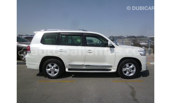 Buy Import Toyota Land Cruiser White Car in Import - Dubai in Abaco Buy Import Toyota Land Cruiser White Car in Import - Dubai in Abaco