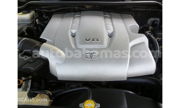 Buy Import Toyota Land Cruiser White Car in Import - Dubai in Abaco Buy Import Toyota Land Cruiser White Car in Import - Dubai in Abaco