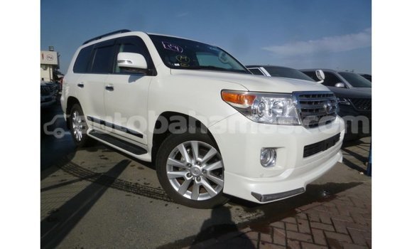 Buy Import Toyota Land Cruiser White Car in Import - Dubai in Abaco Buy Import Toyota Land Cruiser White Car in Import - Dubai in Abaco