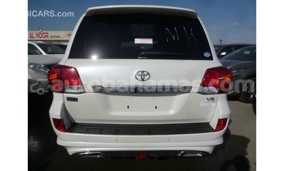 Buy Import Toyota Land Cruiser White Car in Import - Dubai in Abaco Buy Import Toyota Land Cruiser White Car in Import - Dubai in Abaco