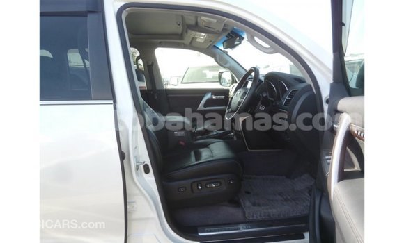 Buy Import Toyota Land Cruiser White Car in Import - Dubai in Abaco Buy Import Toyota Land Cruiser White Car in Import - Dubai in Abaco