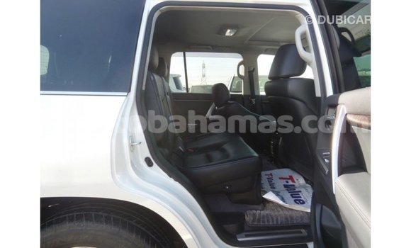 Buy Import Toyota Land Cruiser White Car in Import - Dubai in Abaco Buy Import Toyota Land Cruiser White Car in Import - Dubai in Abaco