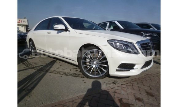 Buy Import Mercedes-Benz 190 (W201) White Car in Import - Dubai in Abaco