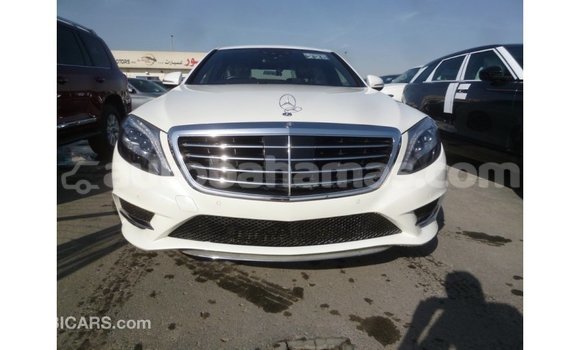 Buy Import Mercedes-Benz 190 (W201) White Car in Import - Dubai in Abaco Buy Import Mercedes-Benz 190 (W201) White Car in Import - Dubai in Abaco