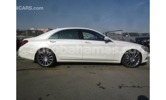 Buy Import Mercedes-Benz 190 (W201) White Car in Import - Dubai in Abaco Buy Import Mercedes-Benz 190 (W201) White Car in Import - Dubai in Abaco