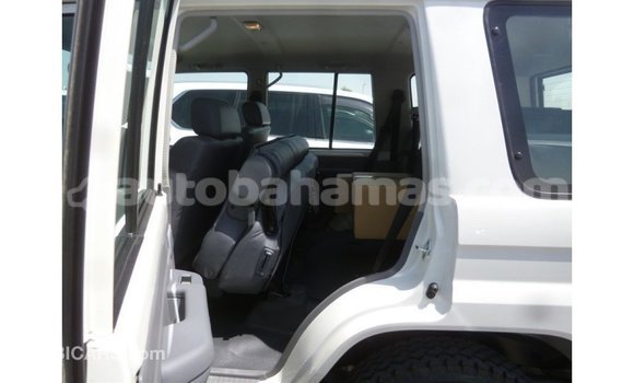Buy Import Toyota Land Cruiser White Car in Import - Dubai in Abaco Buy Import Toyota Land Cruiser White Car in Import - Dubai in Abaco