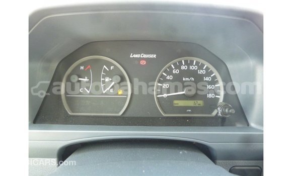 Buy Import Toyota Land Cruiser White Car in Import - Dubai in Abaco Buy Import Toyota Land Cruiser White Car in Import - Dubai in Abaco