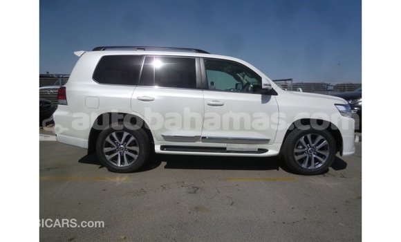 Buy Import Toyota Land Cruiser White Car in Import - Dubai in Abaco Buy Import Toyota Land Cruiser White Car in Import - Dubai in Abaco