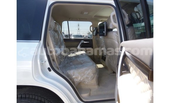 Buy Import Toyota Land Cruiser White Car in Import - Dubai in Abaco Buy Import Toyota Land Cruiser White Car in Import - Dubai in Abaco