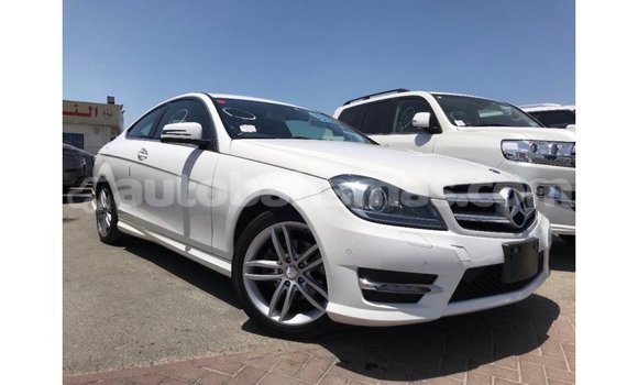 Buy Import Mercedes-Benz 190 (W201) White Car in Import - Dubai in Abaco