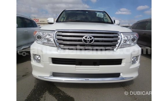 Buy Import Toyota Land Cruiser White Car in Import - Dubai in Abaco Buy Import Toyota Land Cruiser White Car in Import - Dubai in Abaco