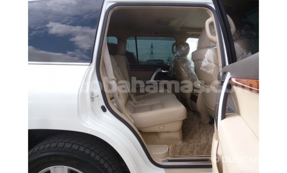 Buy Import Toyota Land Cruiser White Car in Import - Dubai in Abaco Buy Import Toyota Land Cruiser White Car in Import - Dubai in Abaco