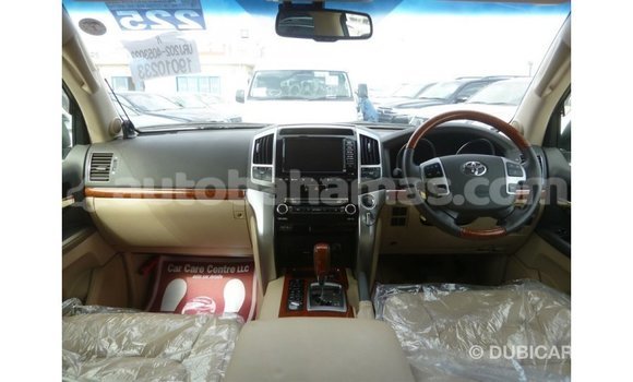 Buy Import Toyota Land Cruiser White Car in Import - Dubai in Abaco Buy Import Toyota Land Cruiser White Car in Import - Dubai in Abaco