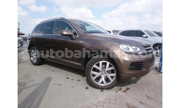 Buy Import Volkswagen Touareg Brown Car in Import - Dubai in Abaco