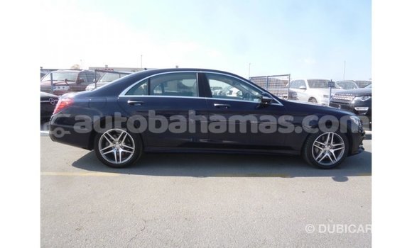 Buy Import Mercedes-Benz 190 (W201) Blue Car in Import - Dubai in Abaco Buy Import Mercedes-Benz 190 (W201) Blue Car in Import - Dubai in Abaco