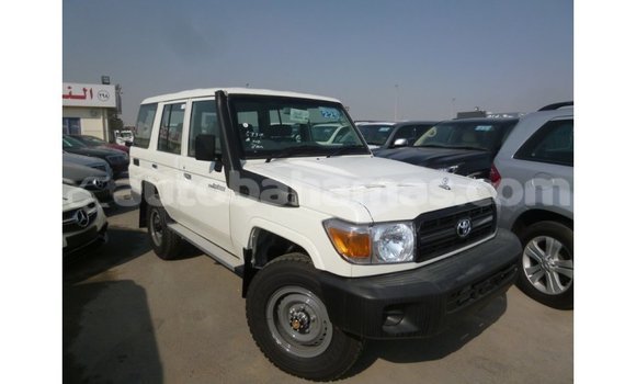 Buy Import Toyota Land Cruiser White Car in Import - Dubai in Abaco Buy Import Toyota Land Cruiser White Car in Import - Dubai in Abaco