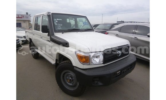 Buy Import Toyota Land Cruiser White Car in Import - Dubai in Abaco Buy Import Toyota Land Cruiser White Car in Import - Dubai in Abaco