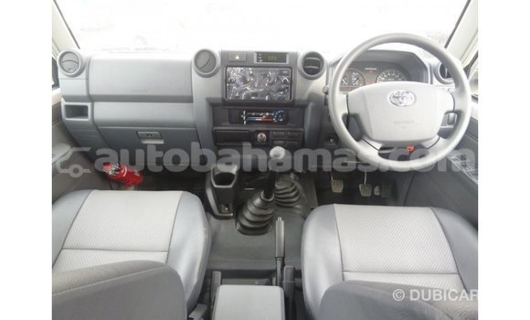 Buy Import Toyota Land Cruiser White Car in Import - Dubai in Abaco Buy Import Toyota Land Cruiser White Car in Import - Dubai in Abaco