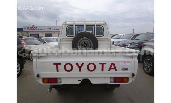 Buy Import Toyota Land Cruiser White Car in Import - Dubai in Abaco Buy Import Toyota Land Cruiser White Car in Import - Dubai in Abaco
