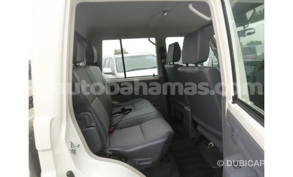 Buy Import Toyota Land Cruiser White Car in Import - Dubai in Abaco Buy Import Toyota Land Cruiser White Car in Import - Dubai in Abaco