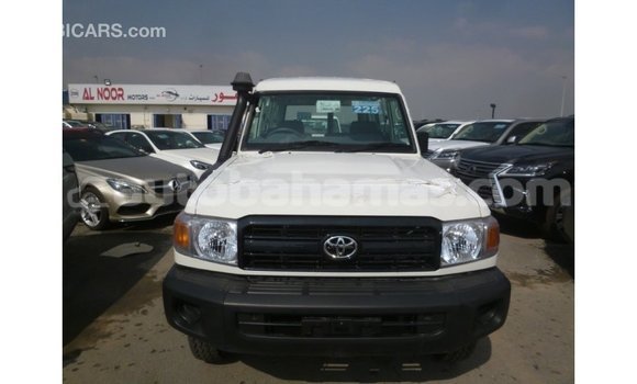 Buy Import Toyota Land Cruiser White Car in Import - Dubai in Abaco Buy Import Toyota Land Cruiser White Car in Import - Dubai in Abaco
