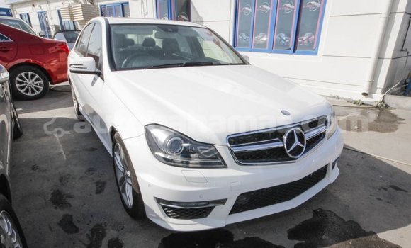 Buy Import Mercedes-Benz 200 White Car in Import - Dubai in Abaco