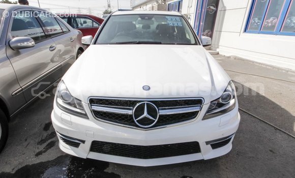 Buy Import Mercedes-Benz 200 White Car in Import - Dubai in Abaco Buy Import Mercedes-Benz 200 White Car in Import - Dubai in Abaco