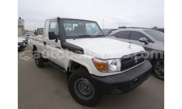 Buy Import Toyota Land Cruiser White Car in Import - Dubai in Abaco Buy Import Toyota Land Cruiser White Car in Import - Dubai in Abaco