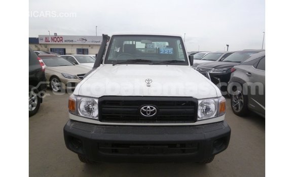 Buy Import Toyota Land Cruiser White Car in Import - Dubai in Abaco Buy Import Toyota Land Cruiser White Car in Import - Dubai in Abaco