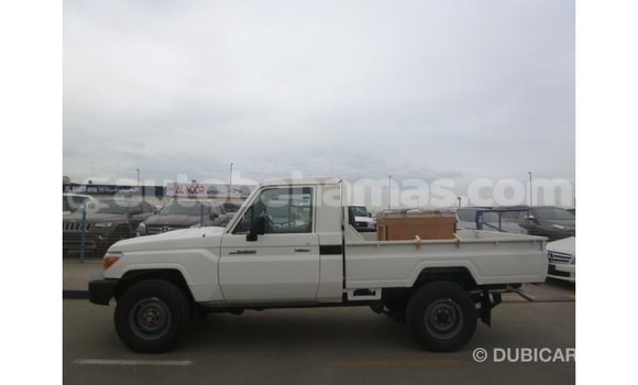 Buy Import Toyota Land Cruiser White Car in Import - Dubai in Abaco Buy Import Toyota Land Cruiser White Car in Import - Dubai in Abaco