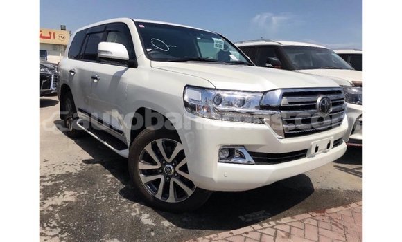 Buy Import Toyota Land Cruiser White Car in Import - Dubai in Abaco Buy Import Toyota Land Cruiser White Car in Import - Dubai in Abaco
