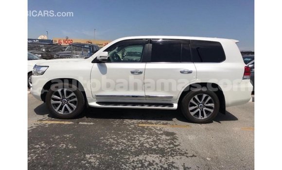 Buy Import Toyota Land Cruiser White Car in Import - Dubai in Abaco Buy Import Toyota Land Cruiser White Car in Import - Dubai in Abaco