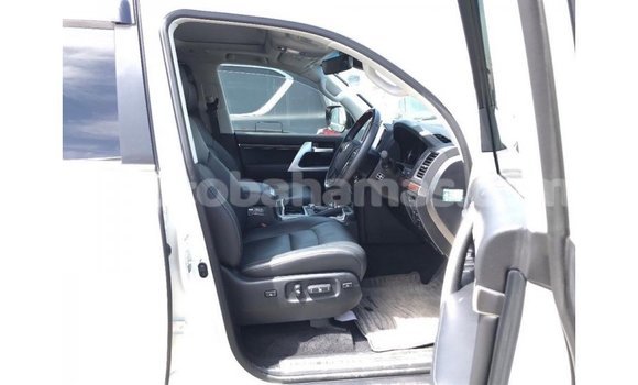 Buy Import Toyota Land Cruiser White Car in Import - Dubai in Abaco Buy Import Toyota Land Cruiser White Car in Import - Dubai in Abaco