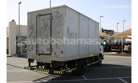 Buy Import Isuzu Rodeo White Car in Import - Dubai in Abaco