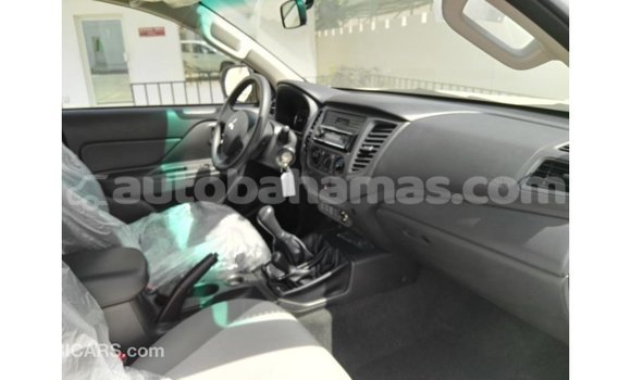 Buy Import Mitsubishi L200 White Car in Import - Dubai in Abaco Buy Import Mitsubishi L200 White Car in Import - Dubai in Abaco