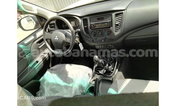 Buy Import Mitsubishi L200 White Car in Import - Dubai in Abaco Buy Import Mitsubishi L200 White Car in Import - Dubai in Abaco