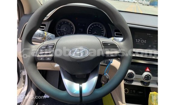 Buy Import Hyundai Elantra White Car in Import - Dubai in Abaco Buy Import Hyundai Elantra White Car in Import - Dubai in Abaco