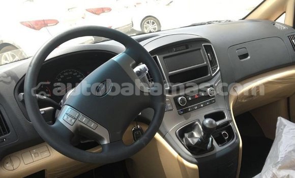 Buy Import Hyundai Accent White Car in Import - Dubai in Abaco Buy Import Hyundai Accent White Car in Import - Dubai in Abaco