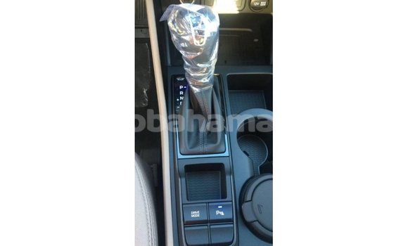 Buy Import Hyundai Tucson White Car in Import - Dubai in Abaco Buy Import Hyundai Tucson White Car in Import - Dubai in Abaco