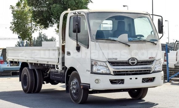 Buy Import Hino 300 Series White Truck in Import - Dubai in Abaco