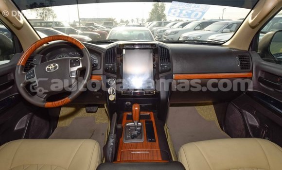 Buy Import Toyota Land Cruiser White Car in Import - Dubai in Abaco Buy Import Toyota Land Cruiser White Car in Import - Dubai in Abaco