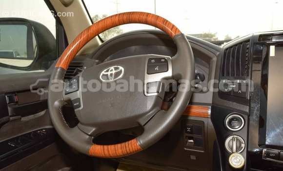 Buy Import Toyota Land Cruiser White Car in Import - Dubai in Abaco Buy Import Toyota Land Cruiser White Car in Import - Dubai in Abaco