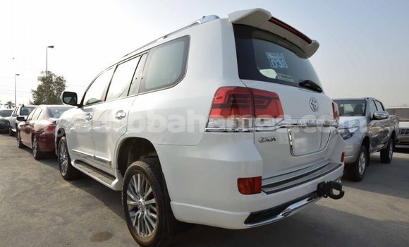 Buy Import Toyota Land Cruiser White Car in Import - Dubai in Abaco Buy Import Toyota Land Cruiser White Car in Import - Dubai in Abaco