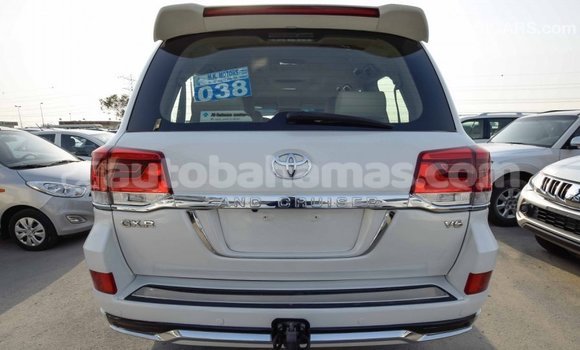 Buy Import Toyota Land Cruiser White Car in Import - Dubai in Abaco Buy Import Toyota Land Cruiser White Car in Import - Dubai in Abaco